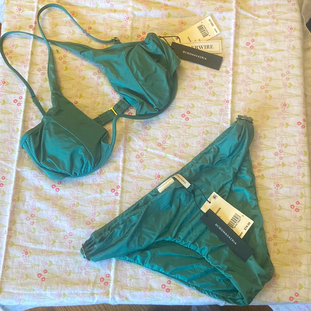 BCBGMAXAZRIA